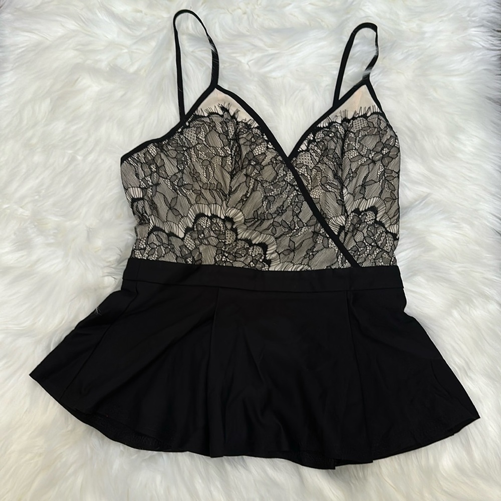 NWT XS/S Lush Lace Black Tan Cropped Flowy Tank